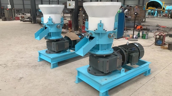 Granulatore di concimi organici per la produzione di granuli di letame di pollame